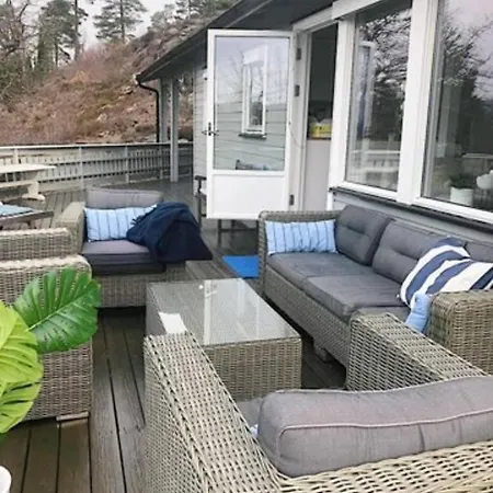 Holmsasen With Incredibly Sunny Terrace And Boat Ferienhaus